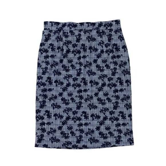 41 Hawthorn NWT Stitch Fix Black White Floral Camellia Knit Pencil Skirt - Picture 3 of 9
